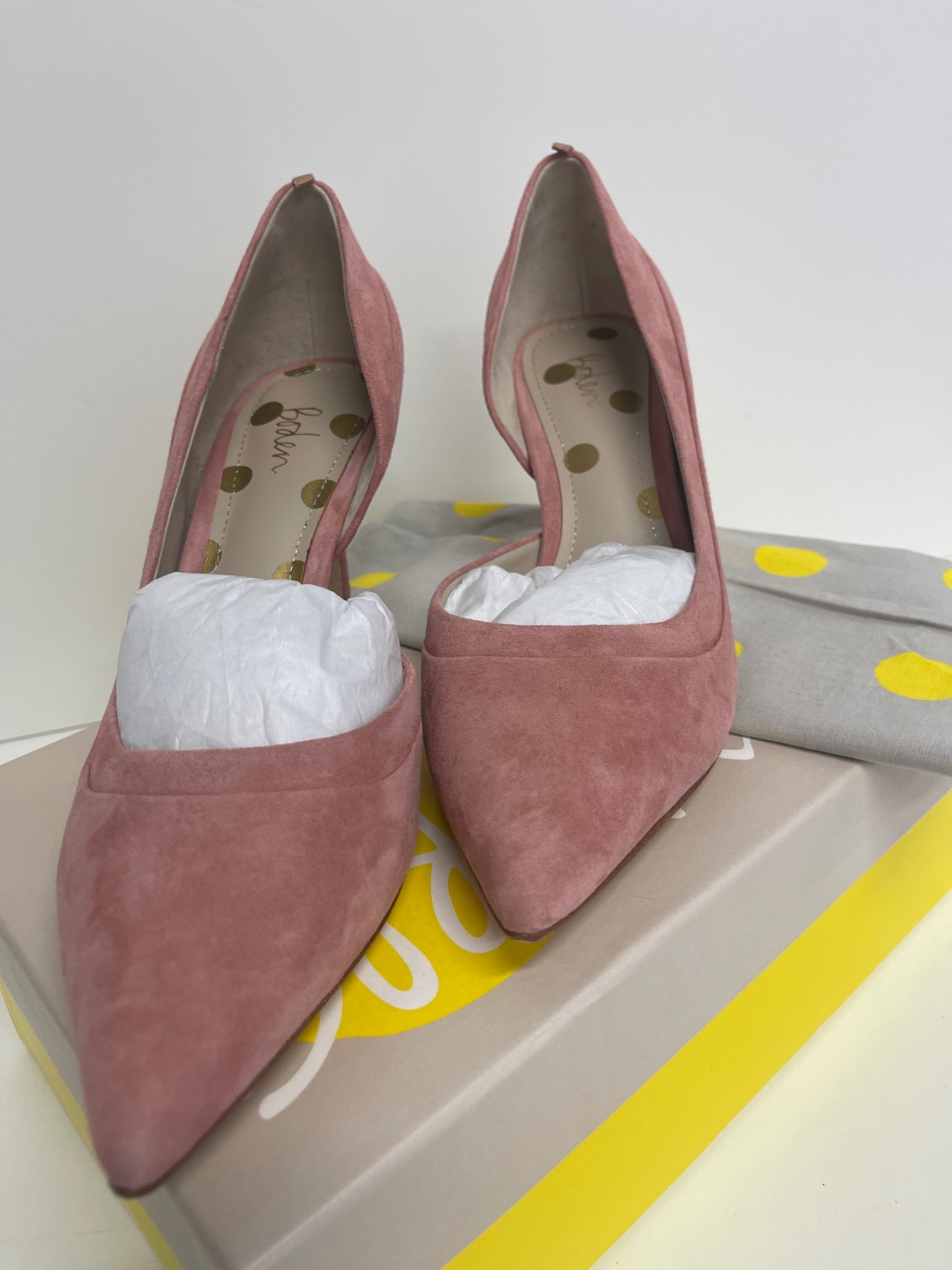 Fabulous Boden Sophia suede court Heels Uk7.5 Pink rose CW571