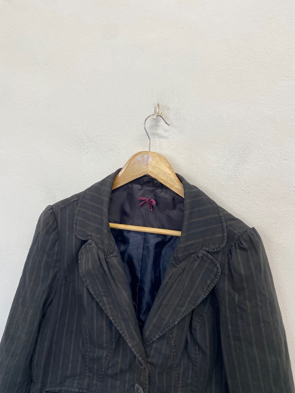 Fabulous Next Blazer UK 16 Black striped CM571