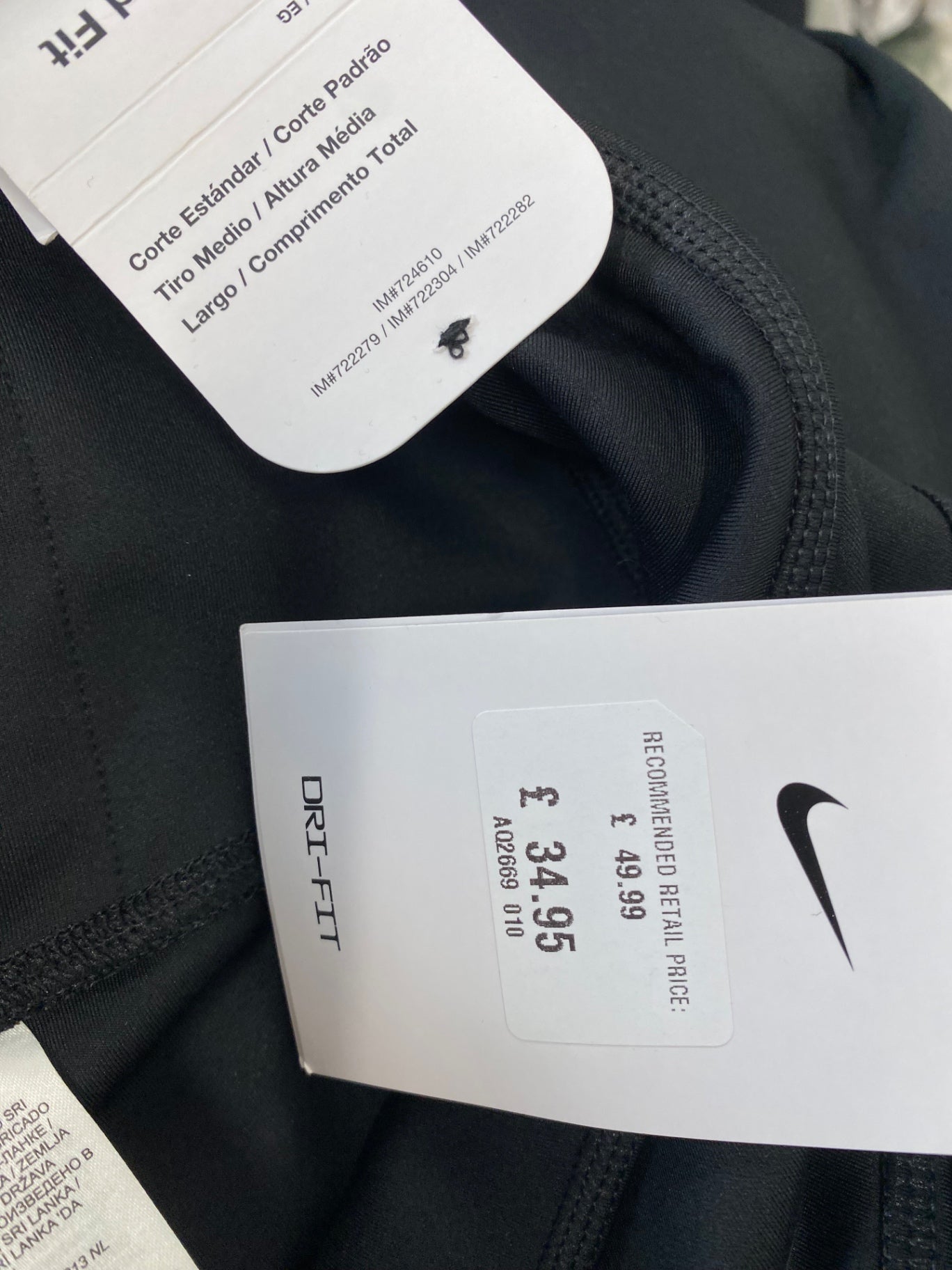Fabulous Nike Leggings UK 14 Black mid rise straight CM571