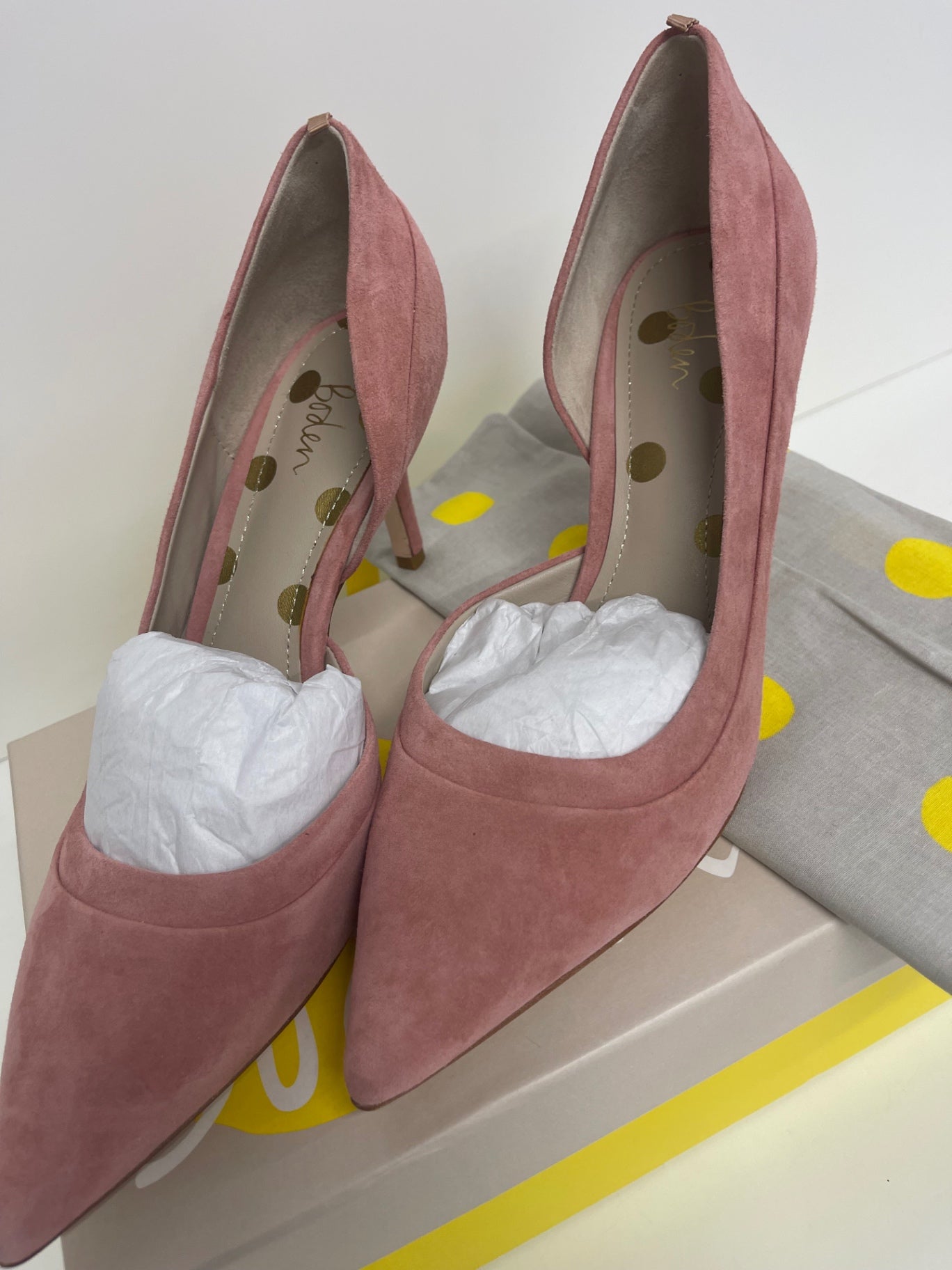 Fabulous Boden Sophia suede court Heels Uk7.5 Pink rose CW571