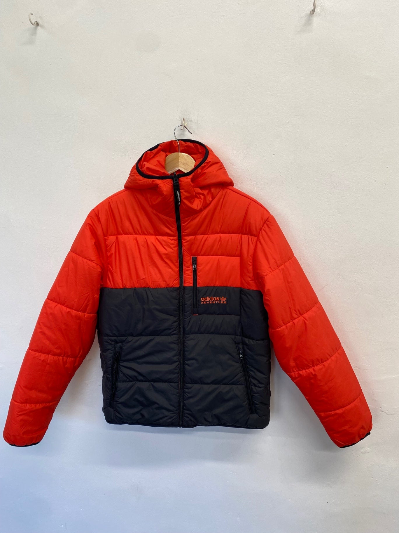 Classic Adidas adventure reversible Puffer Jacket UK S Red grey CM571