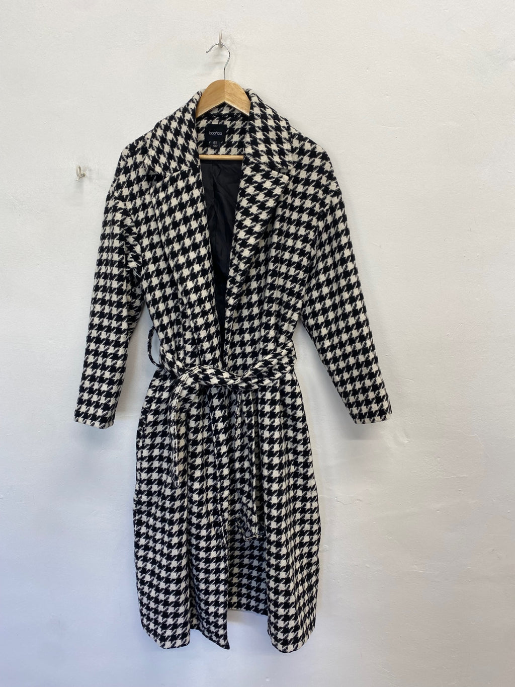 Fabulous Boohoo Long coat UK 16 Black and White Houndstooth CM571