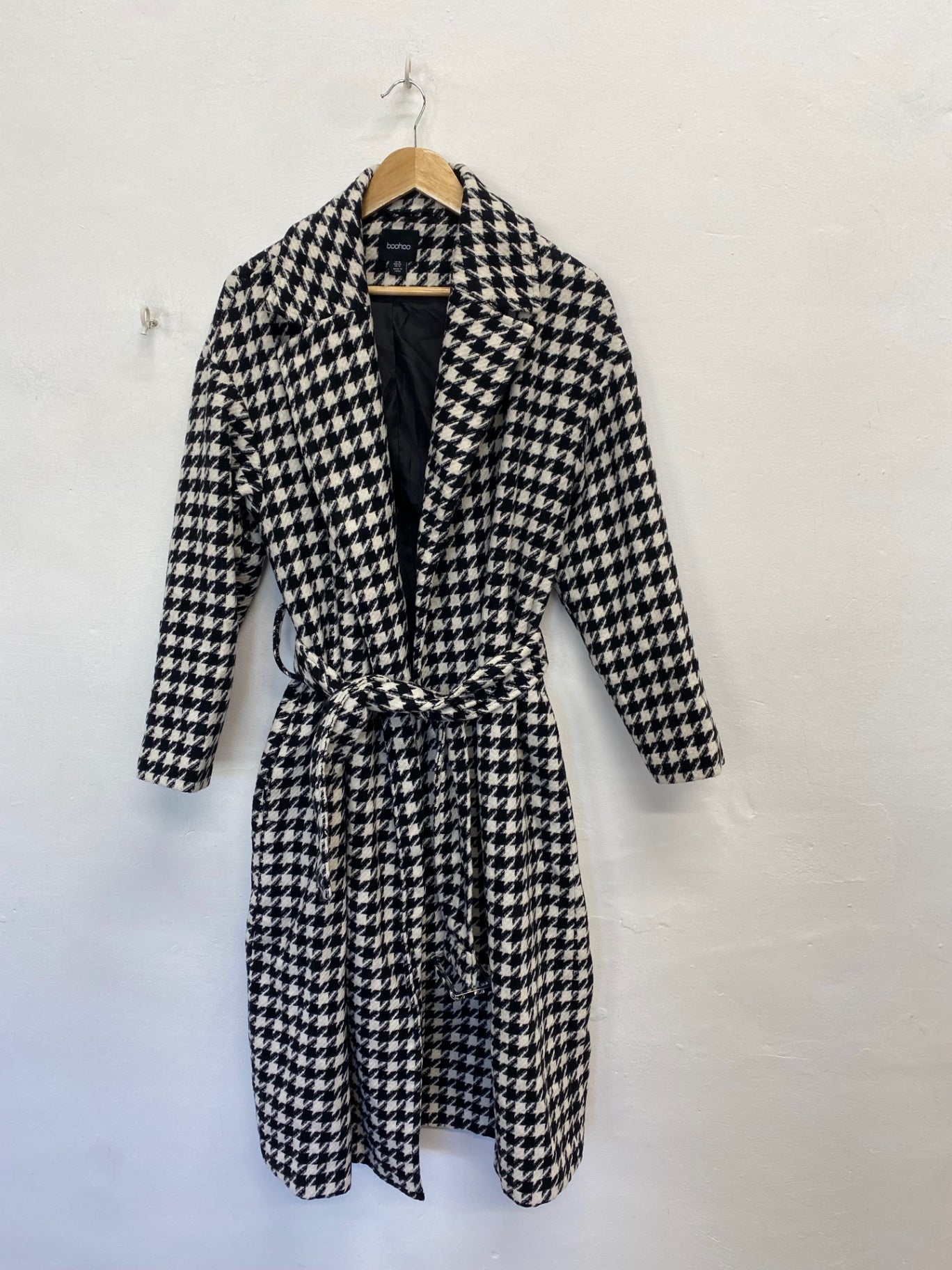 Fabulous Boohoo Long coat UK 16 Black and White Houndstooth CM571