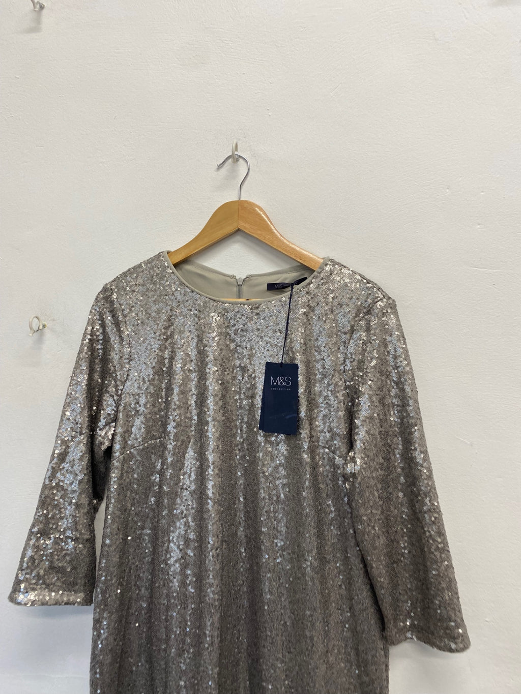 Fabulous M&S Midi Dress UK 16 silver sequins CM571