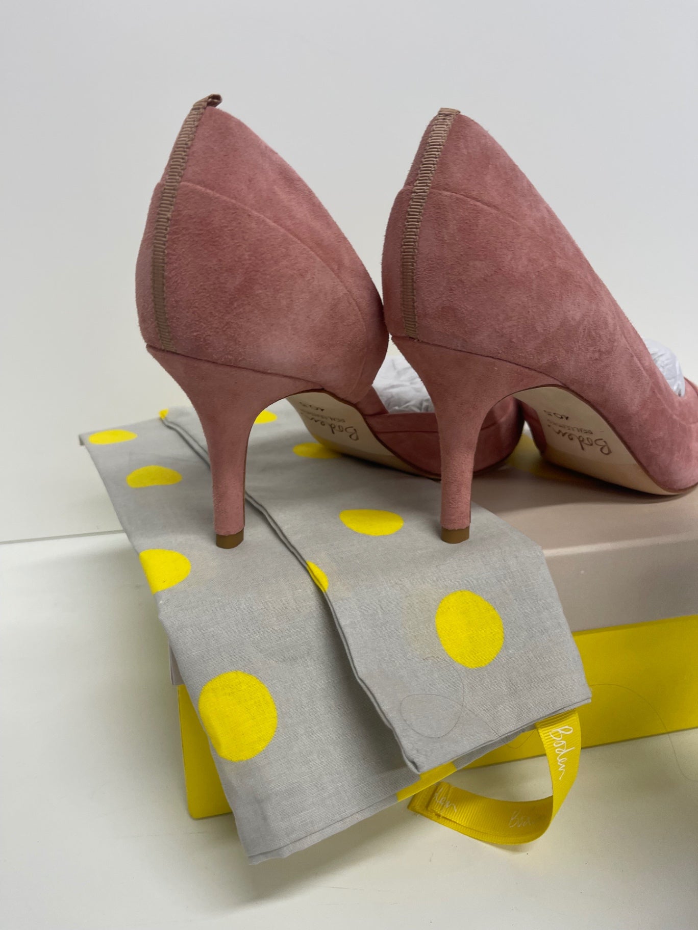 Fabulous Boden Sophia suede court Heels Uk7.5 Pink rose CW571