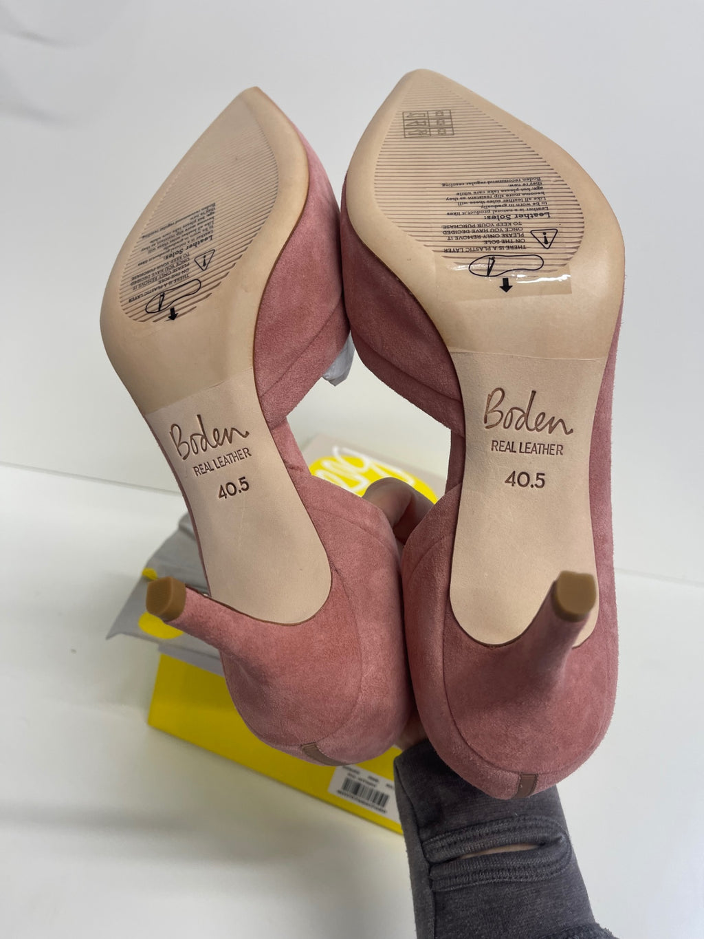 Fabulous Boden Sophia suede court Heels Uk7.5 Pink rose CW571