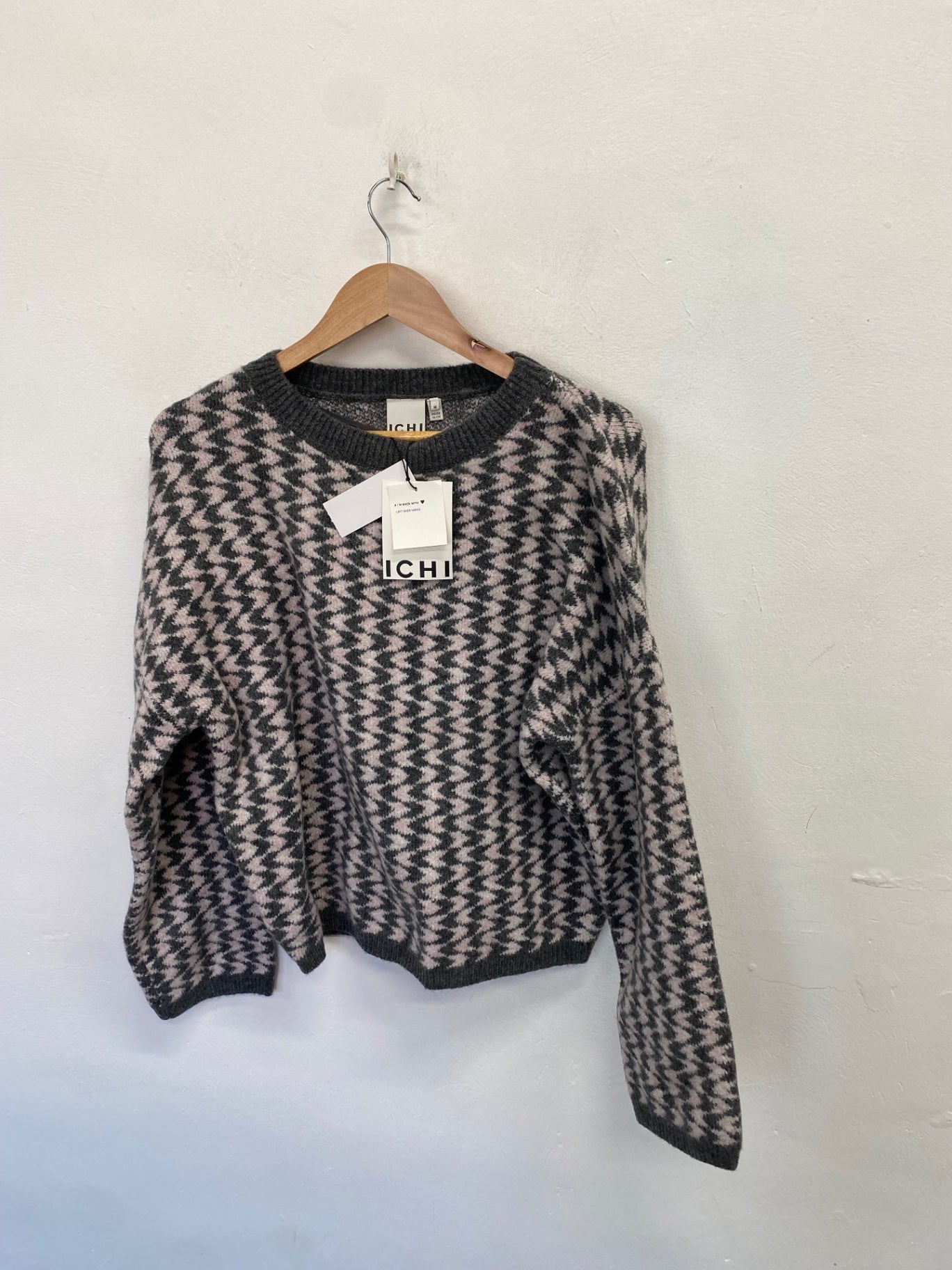 Fabulous Ichi Knit jumper UK 10-12 grey Pink CM571