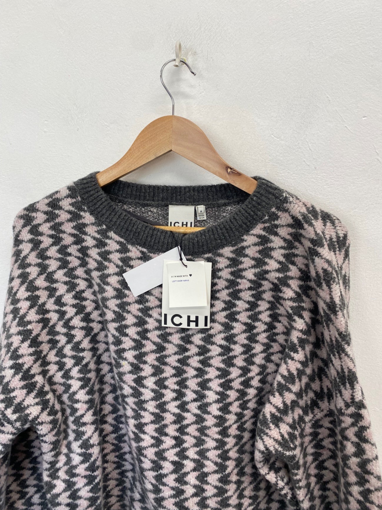 Fabulous Ichi Knit jumper UK 10-12 grey Pink CM571