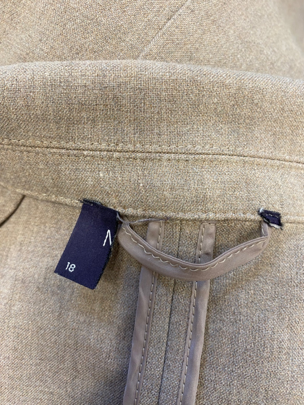 Fabulous Marks & Spencers Blazer UK 18 Beige gold CM571