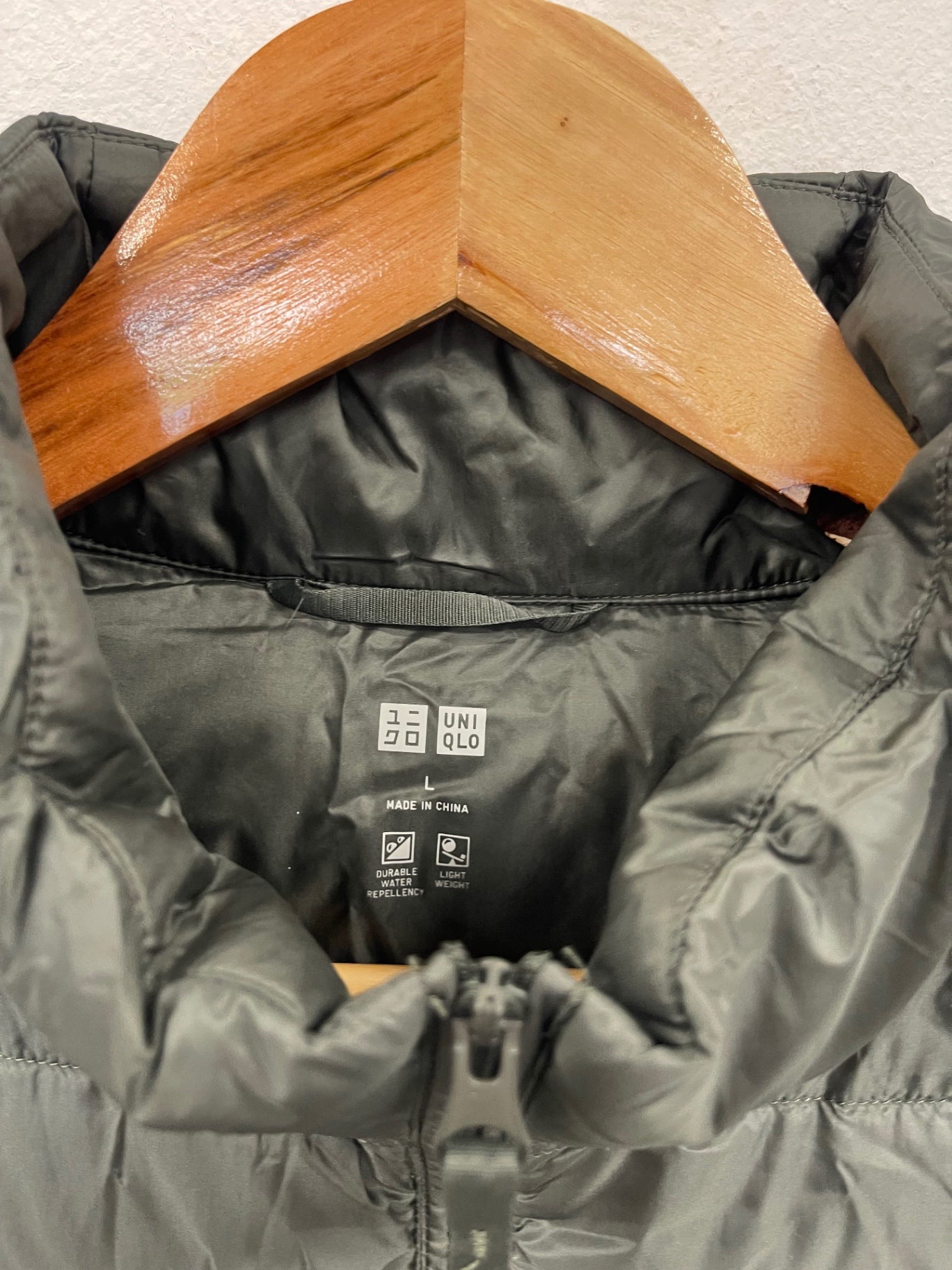 Fabulous UNIQLO Puffer Gilet Down filled UKL Olive Green KP573