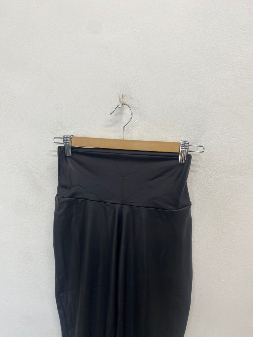 Fabulous Mint Velvet Leggings UK 8 Black metallic KP573