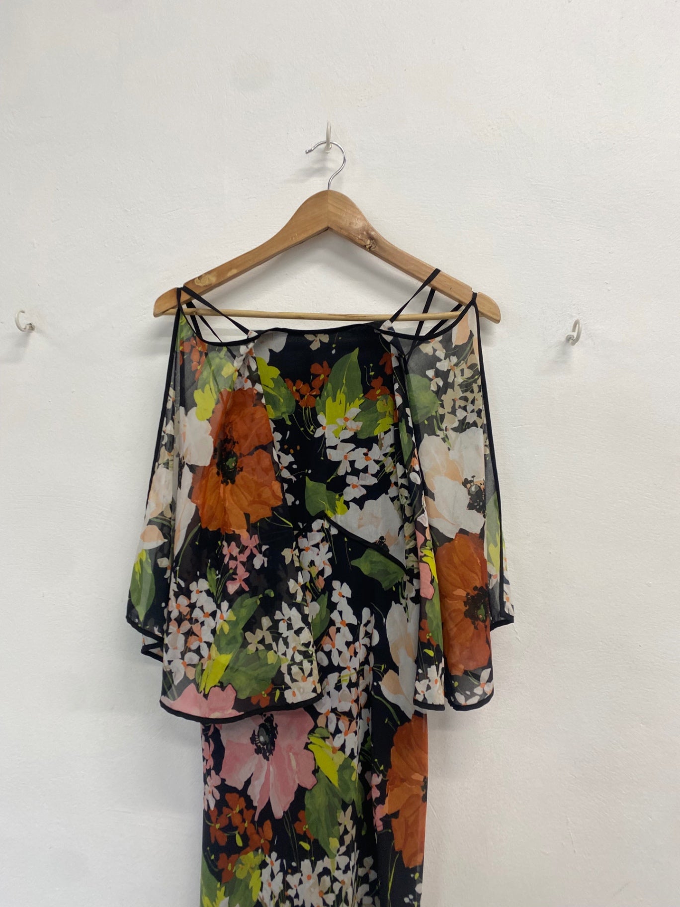 Fabulous Floreré reiss Midi Dress UK 14 Black floral floaty JC575