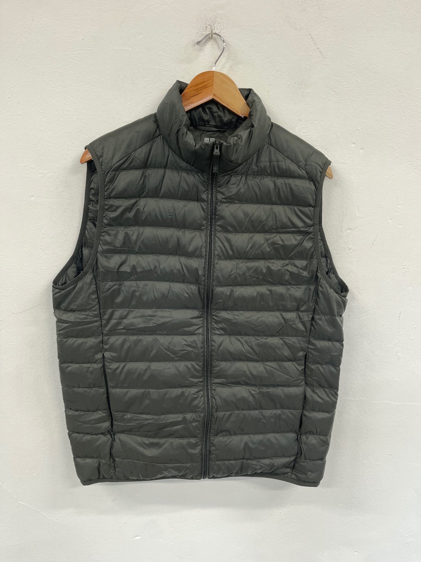 Fabulous UNIQLO Puffer Gilet Down filled UKL Olive Green KP573