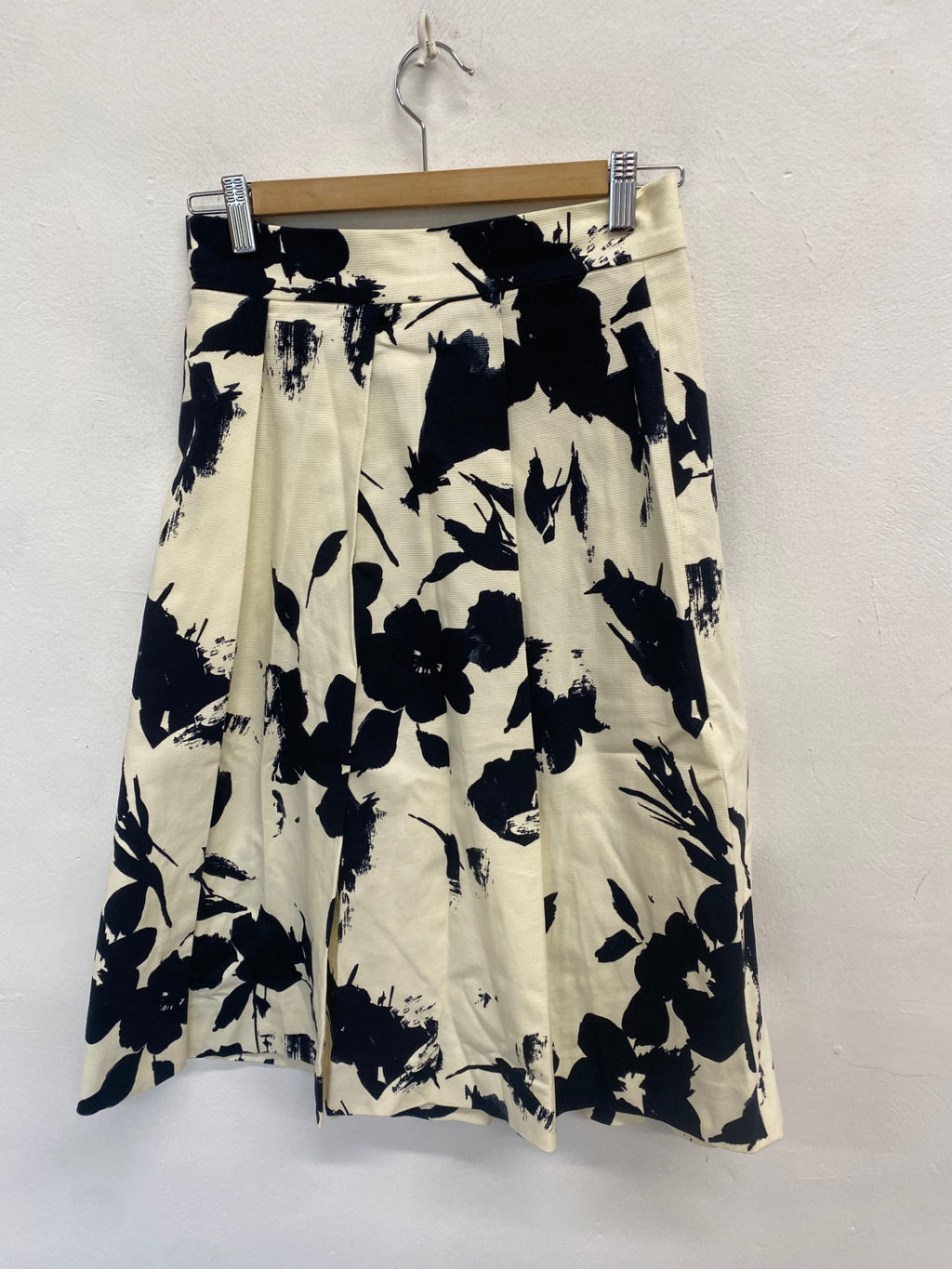 Fabulous Zara Woman Midi Skirt pleated UK 8 Cream black floral KP573