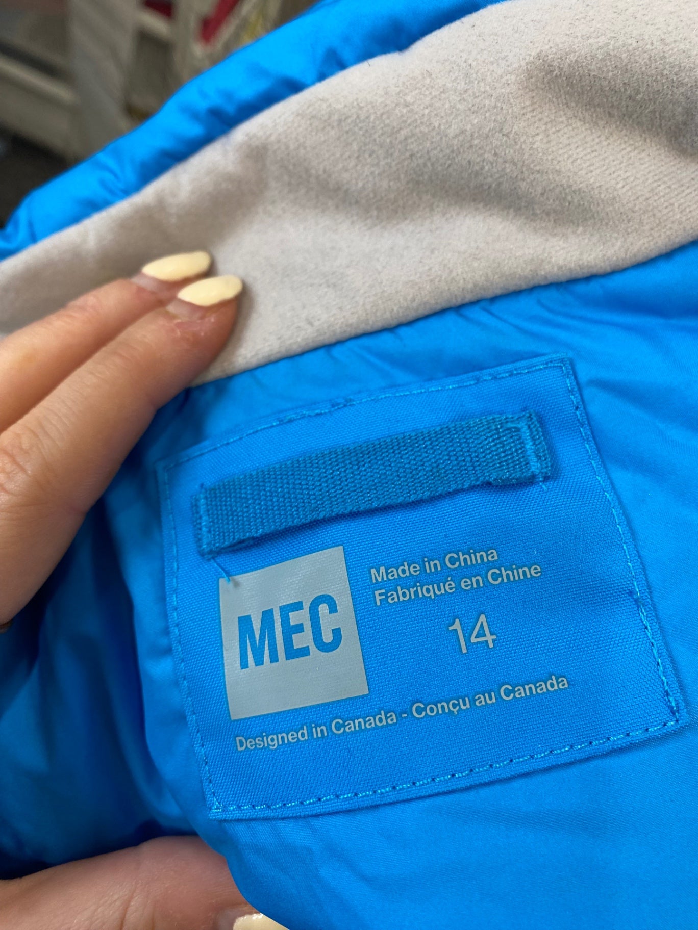 Fabulous MEC Ski Jacket Age 14 Blue hooded KP573