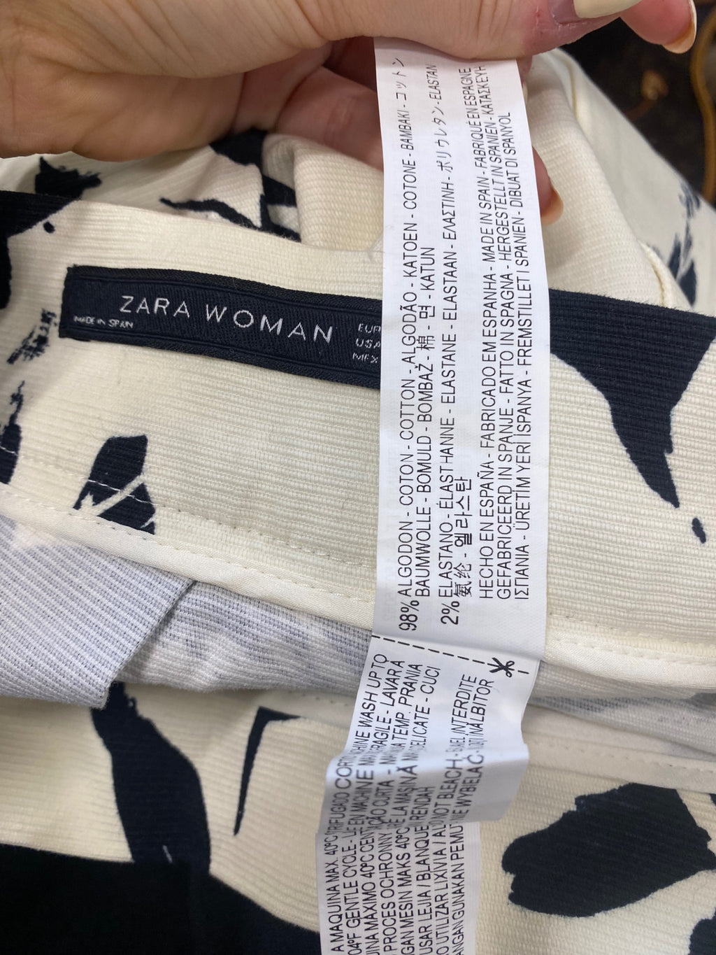 Fabulous Zara Woman Midi Skirt pleated UK 8 Cream black floral KP573