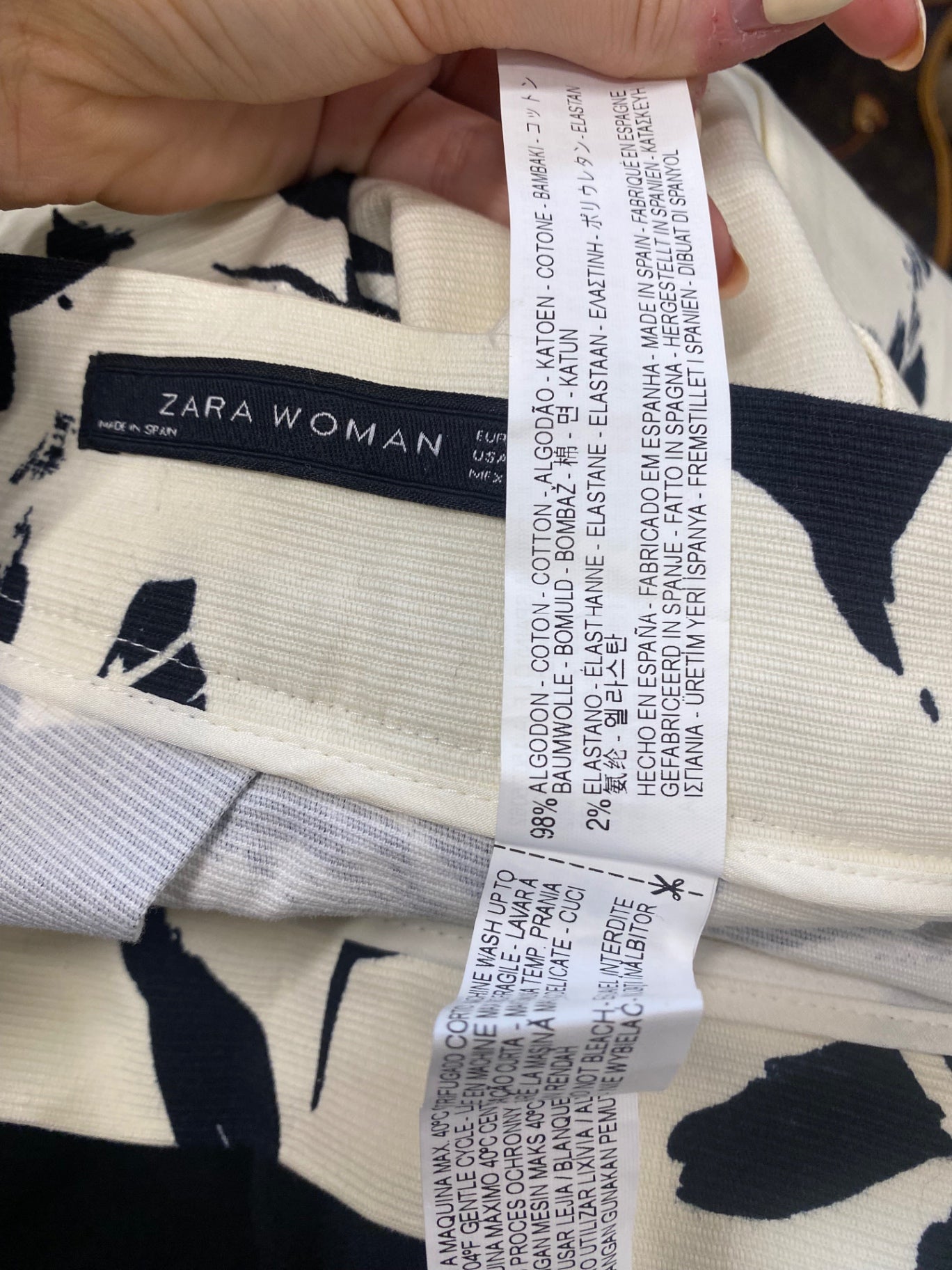 Fabulous Zara Woman Midi Skirt pleated UK 8 Cream black floral KP573