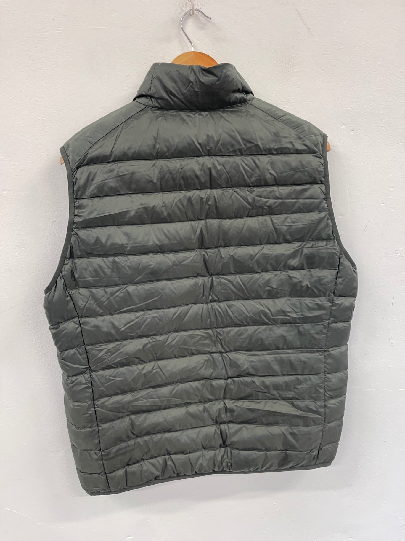 Fabulous UNIQLO Puffer Gilet Down filled UKL Olive Green KP573