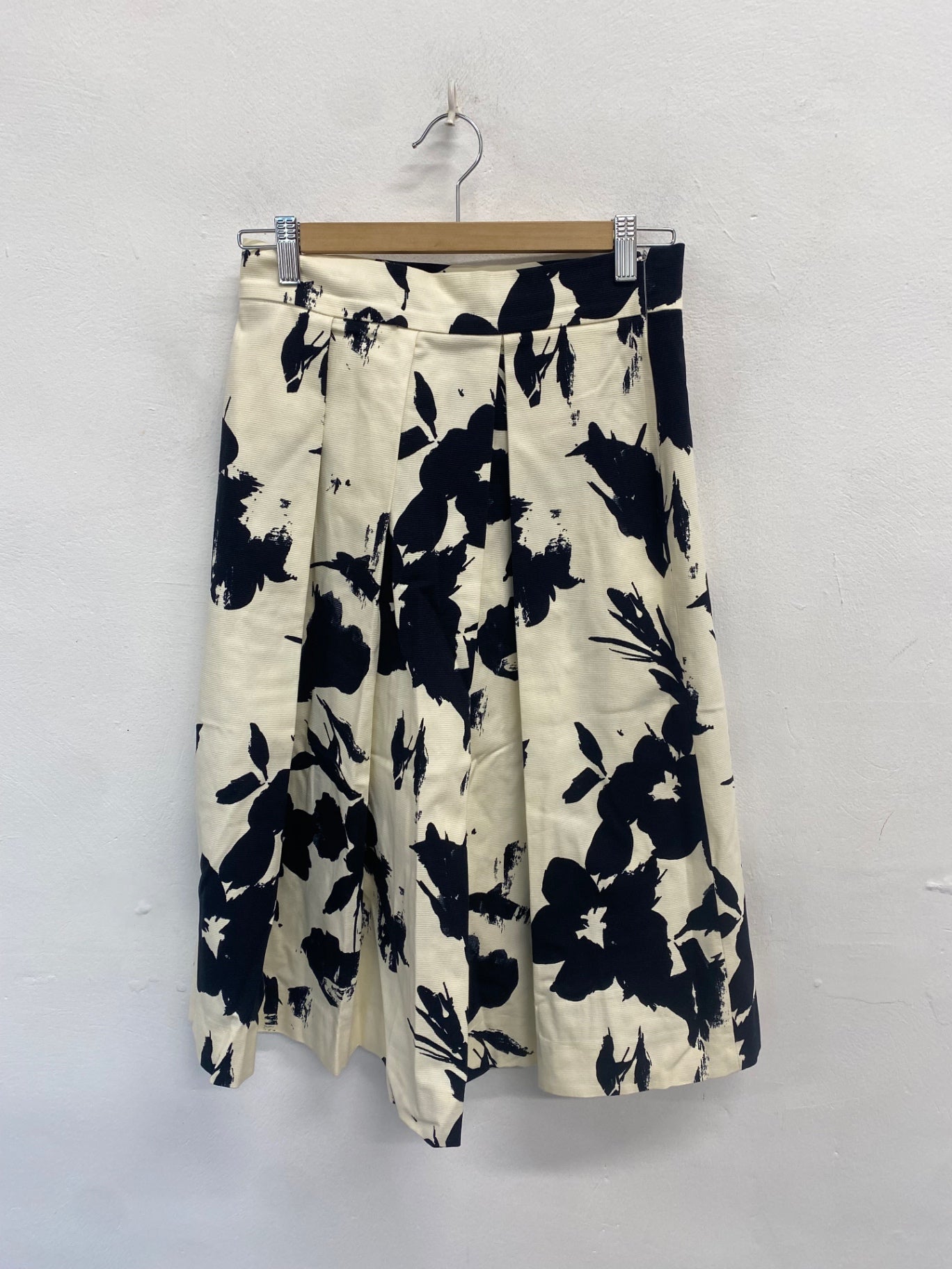 Fabulous Zara Woman Midi Skirt pleated UK 8 Cream black floral KP573
