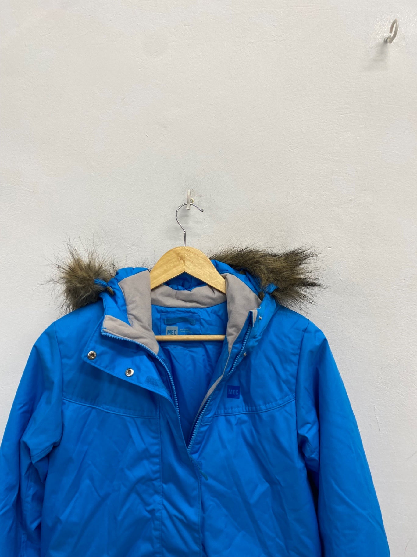 Fabulous MEC Ski Jacket Age 14 Blue hooded KP573