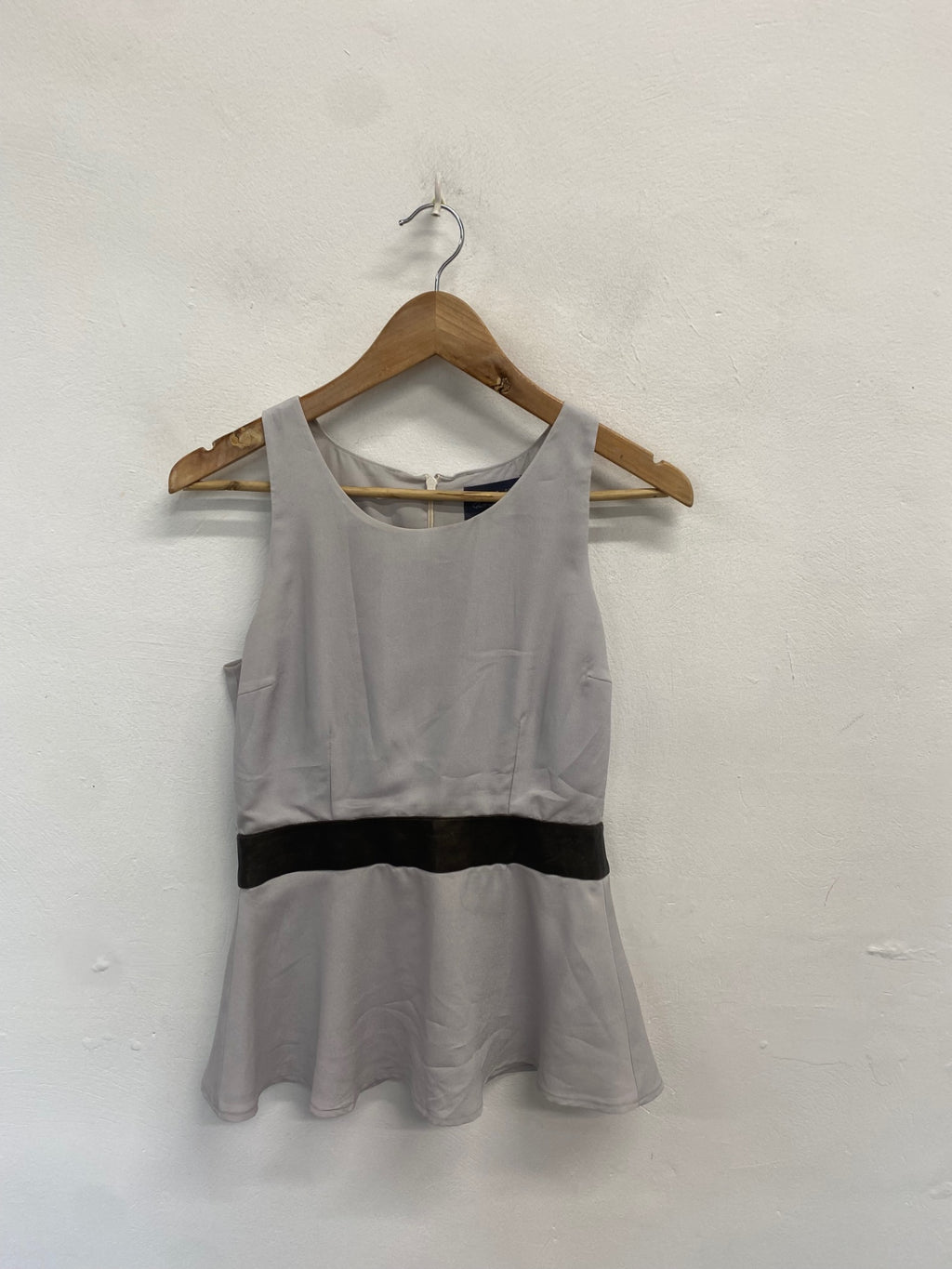 Fabulous Patterson j kincaid Peplum top UK 8 Light grey leather KP573