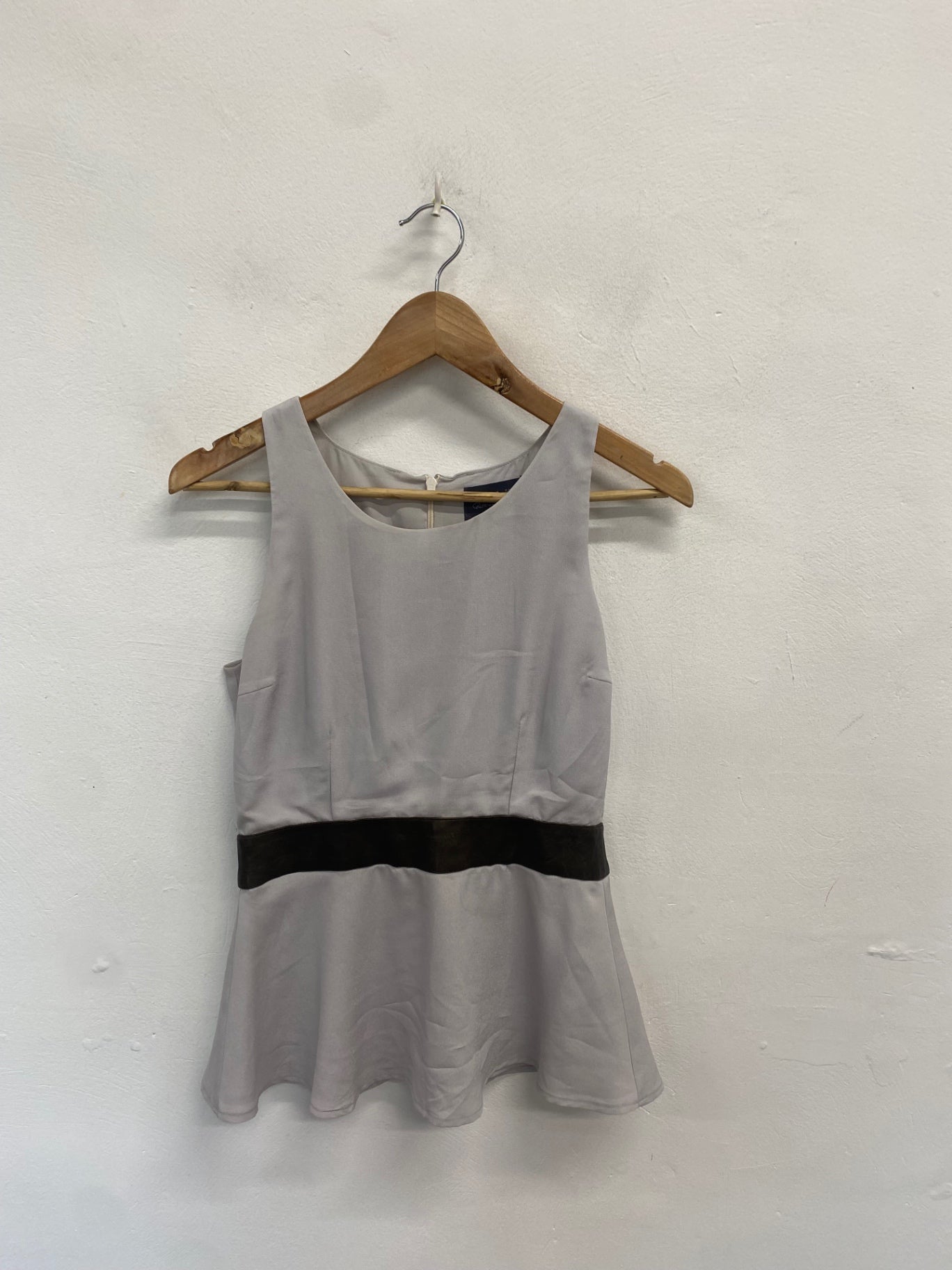 Fabulous Patterson j kincaid Peplum top UK 8 Light grey leather KP573