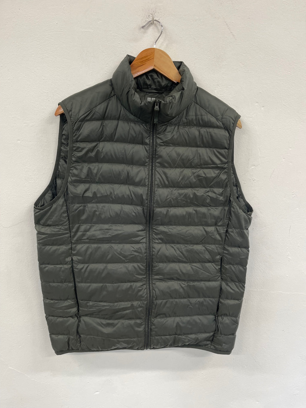 Fabulous UNIQLO Puffer Gilet Down filled UKL Olive Green KP573