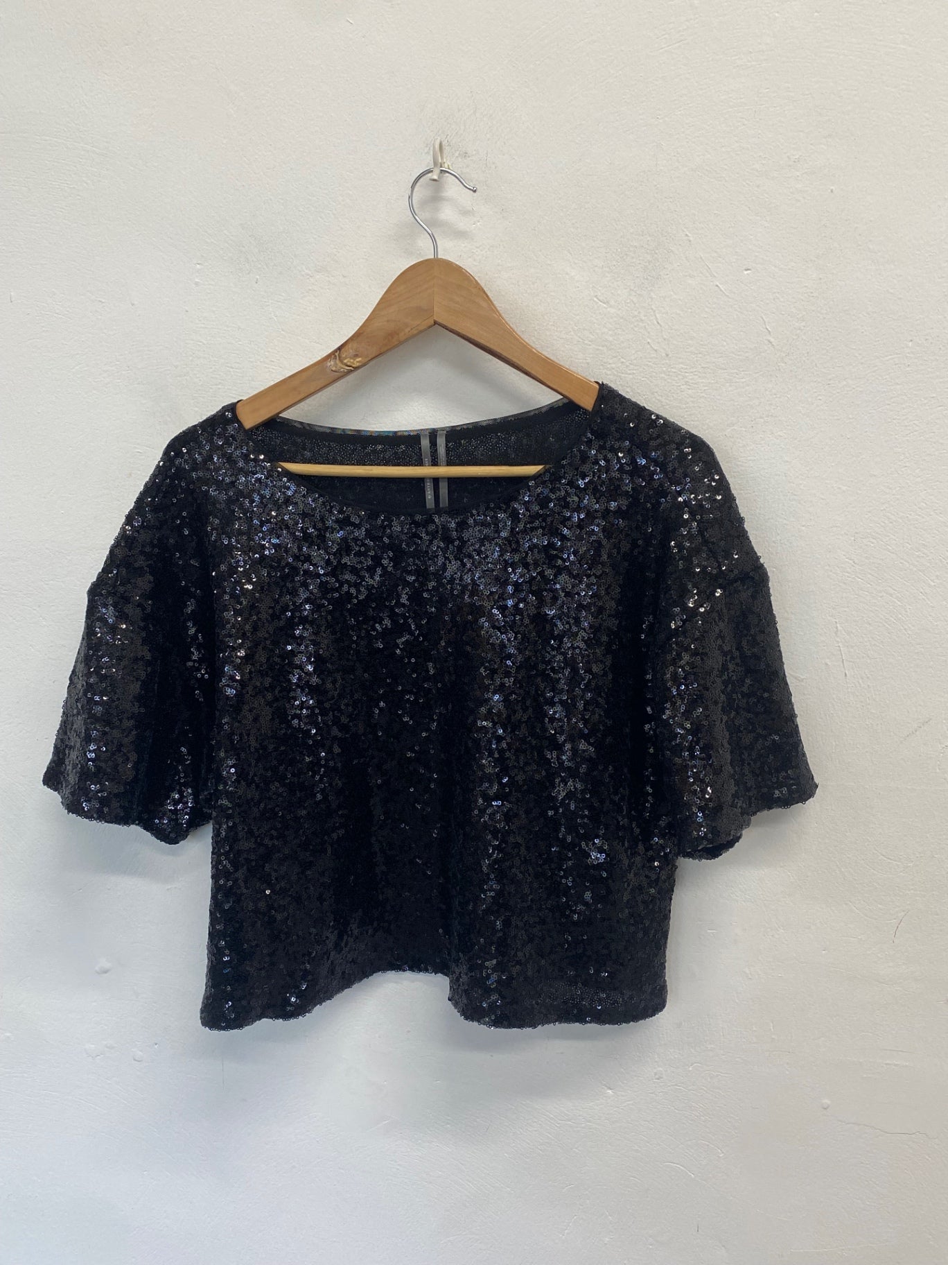 Fabulous Anthropologie Crop top UK 12 Black sequin JC575