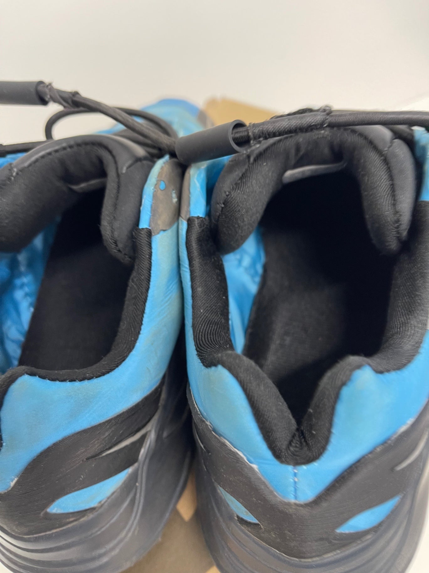 Fabulous Adidas Yeezy Boost 700 V2 Sneakers Uk5.5 Blue Cyan JP001