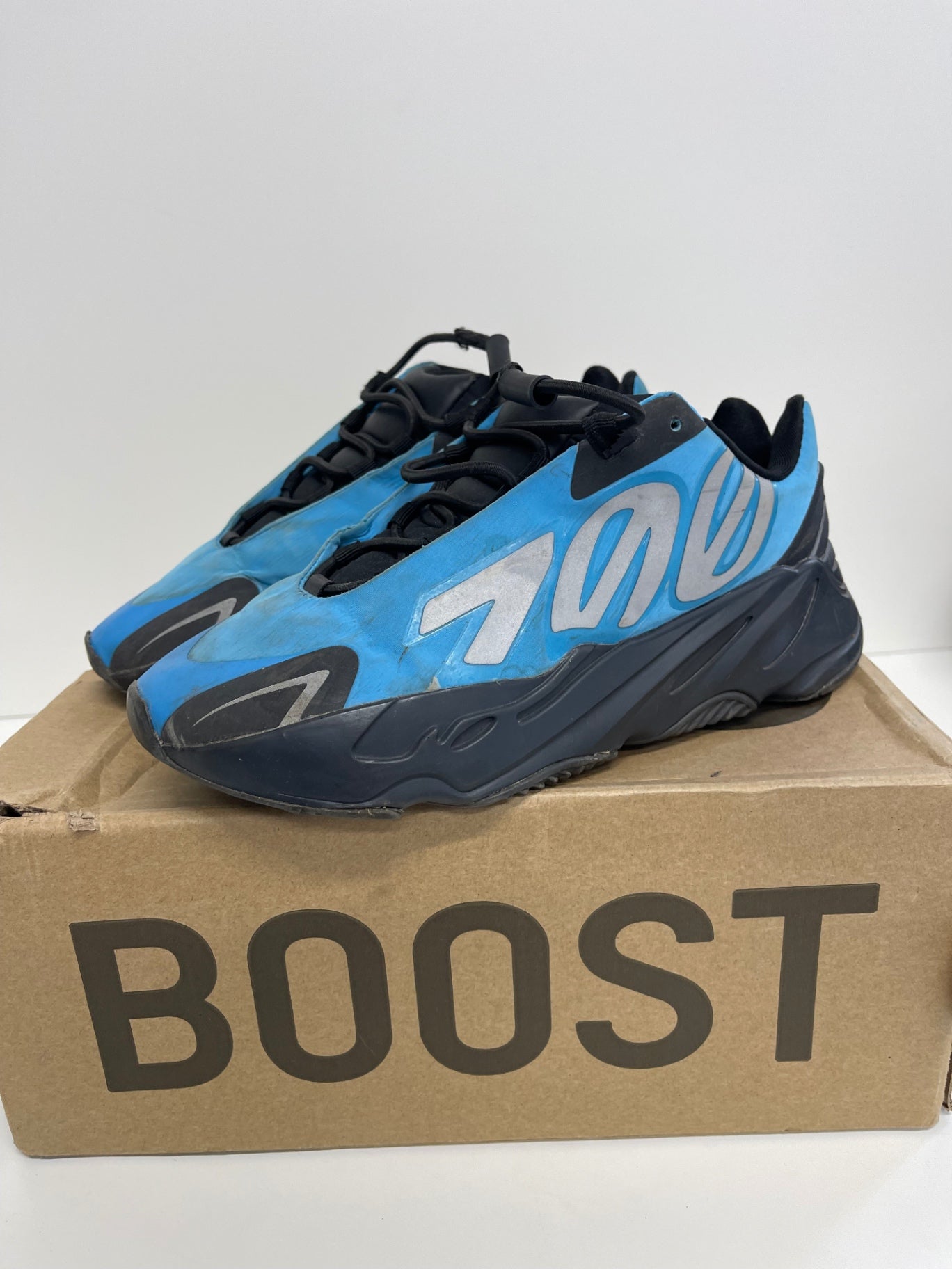 Fabulous Adidas Yeezy Boost 700 V2 Sneakers Uk5.5 Blue Cyan JP001
