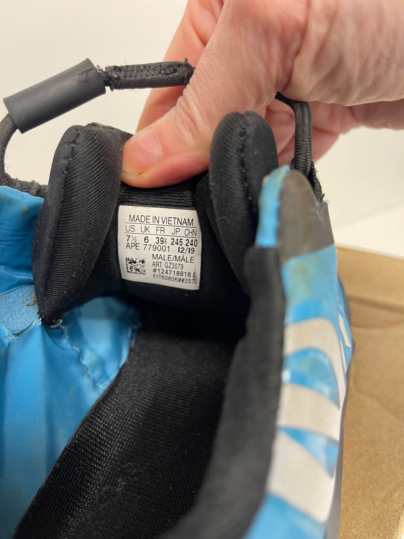 Fabulous Adidas Yeezy Boost 700 V2 Sneakers Uk5.5 Blue Cyan JP001