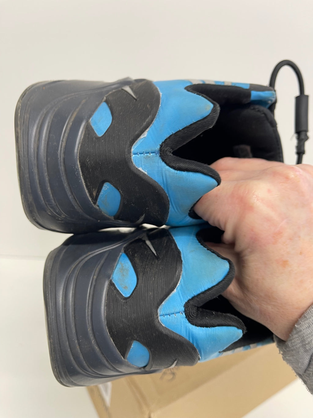 Fabulous Adidas Yeezy Boost 700 V2 Sneakers Uk5.5 Blue Cyan JP001