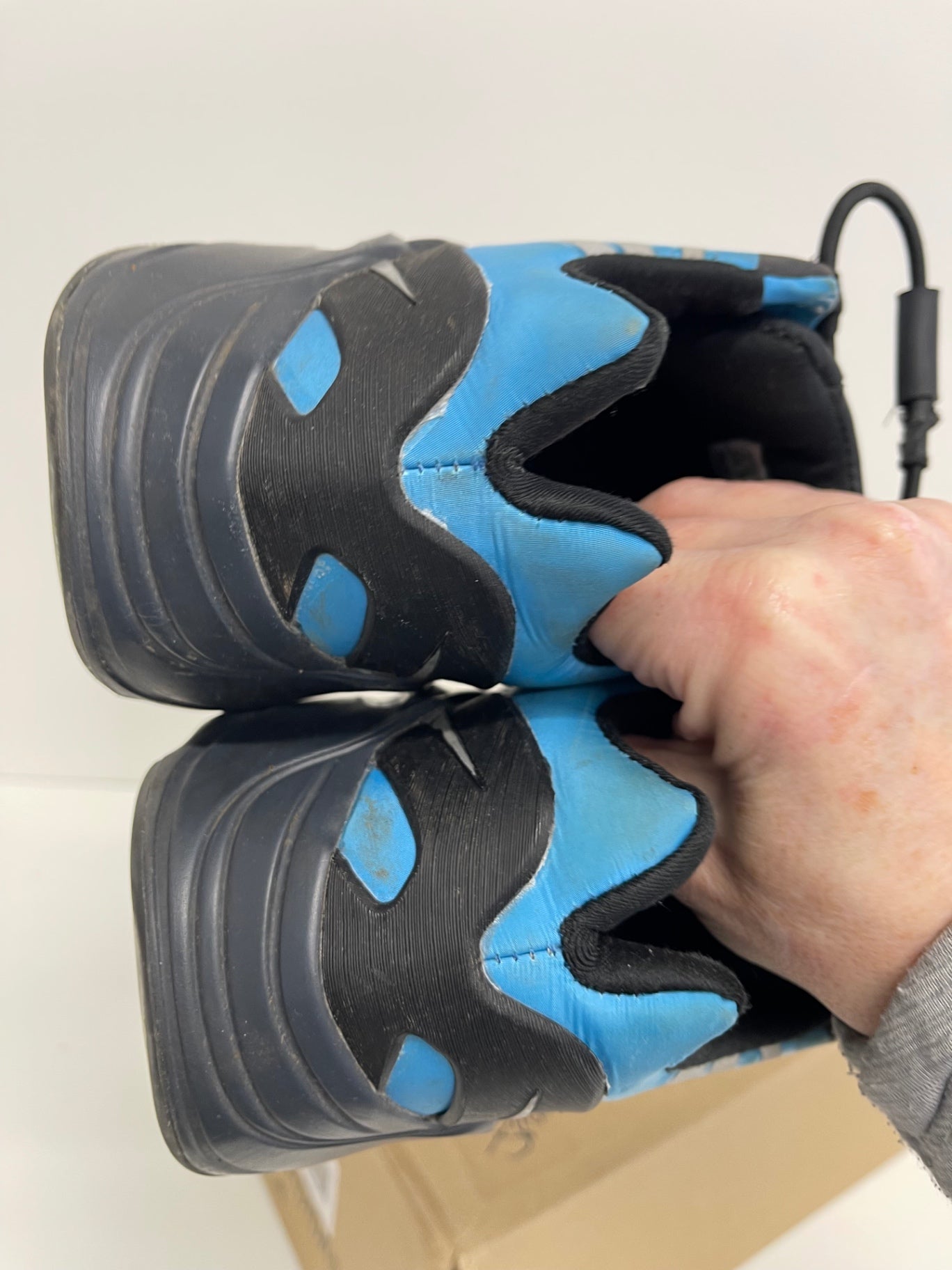 Fabulous Adidas Yeezy Boost 700 V2 Sneakers Uk5.5 Blue Cyan JP001