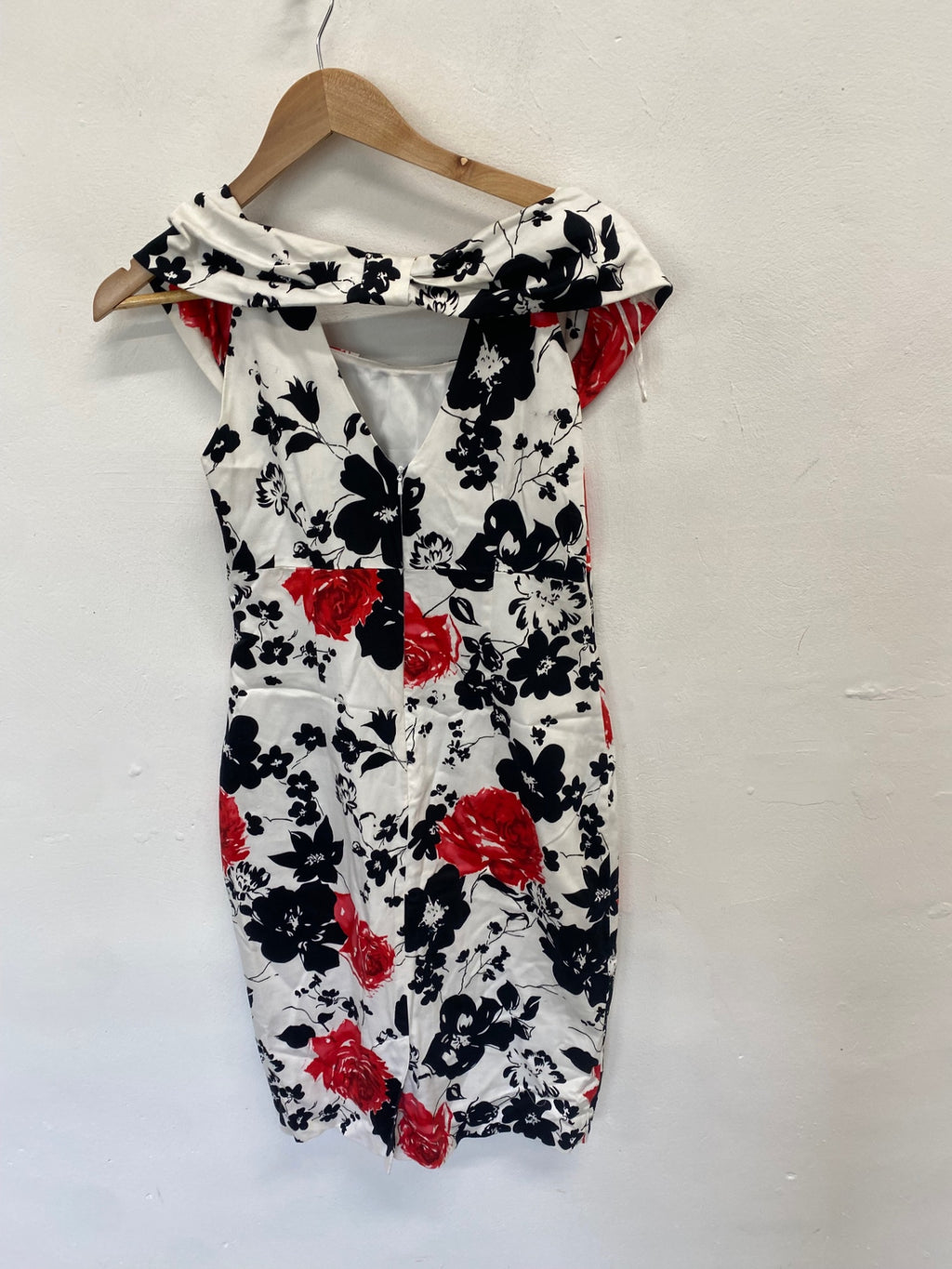 Fabulous Michaela louise occasion Midi Dress Uk 10 White red floral SS578