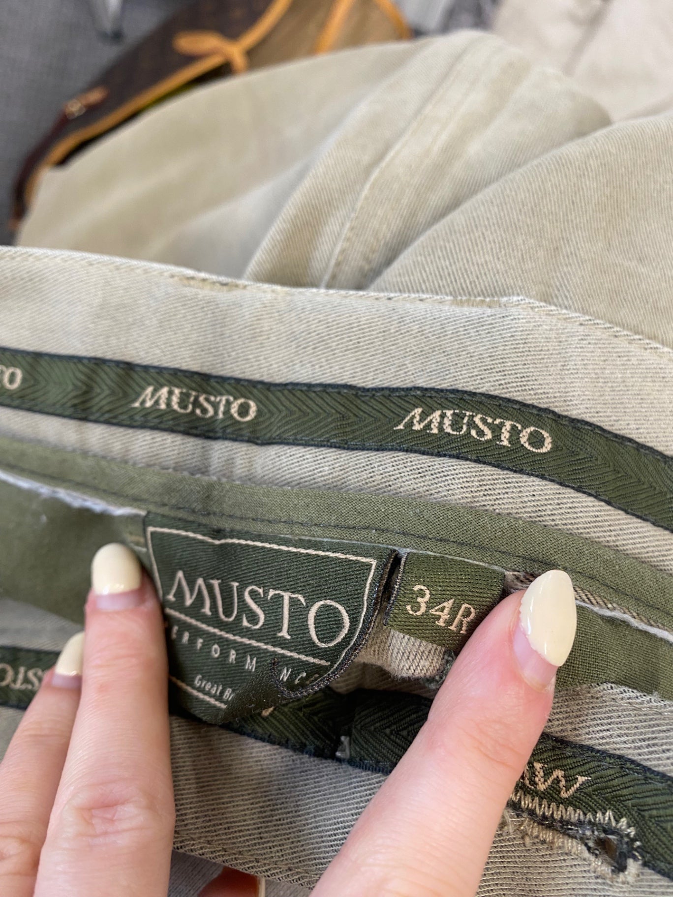 Fabulous Mens Musto Chinos W34" Khaki SS578