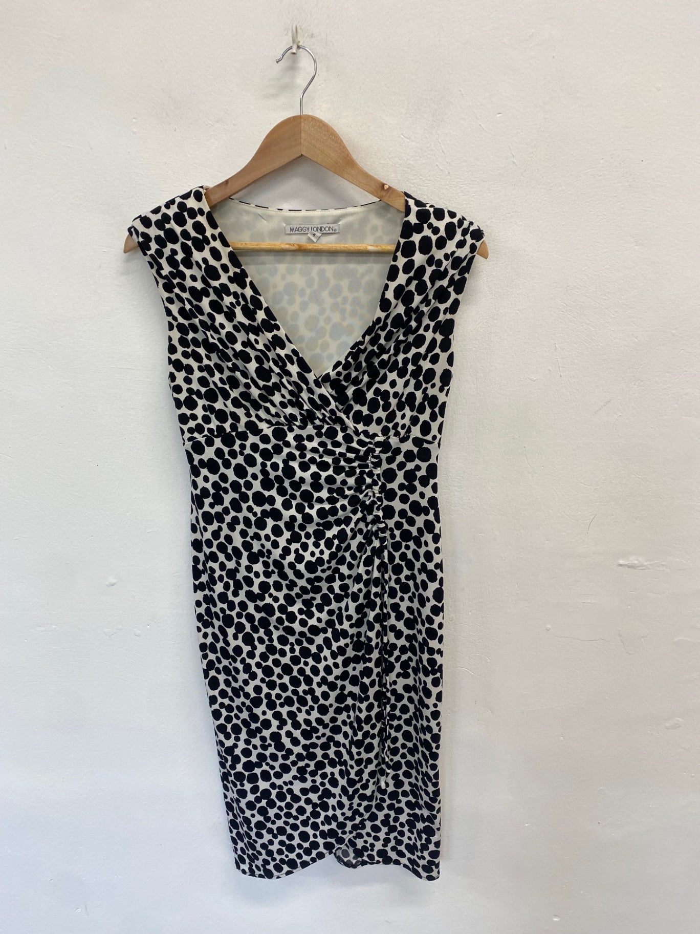 Fabulous Maggy London Midi Dress Uk 8 Black spotted SS578