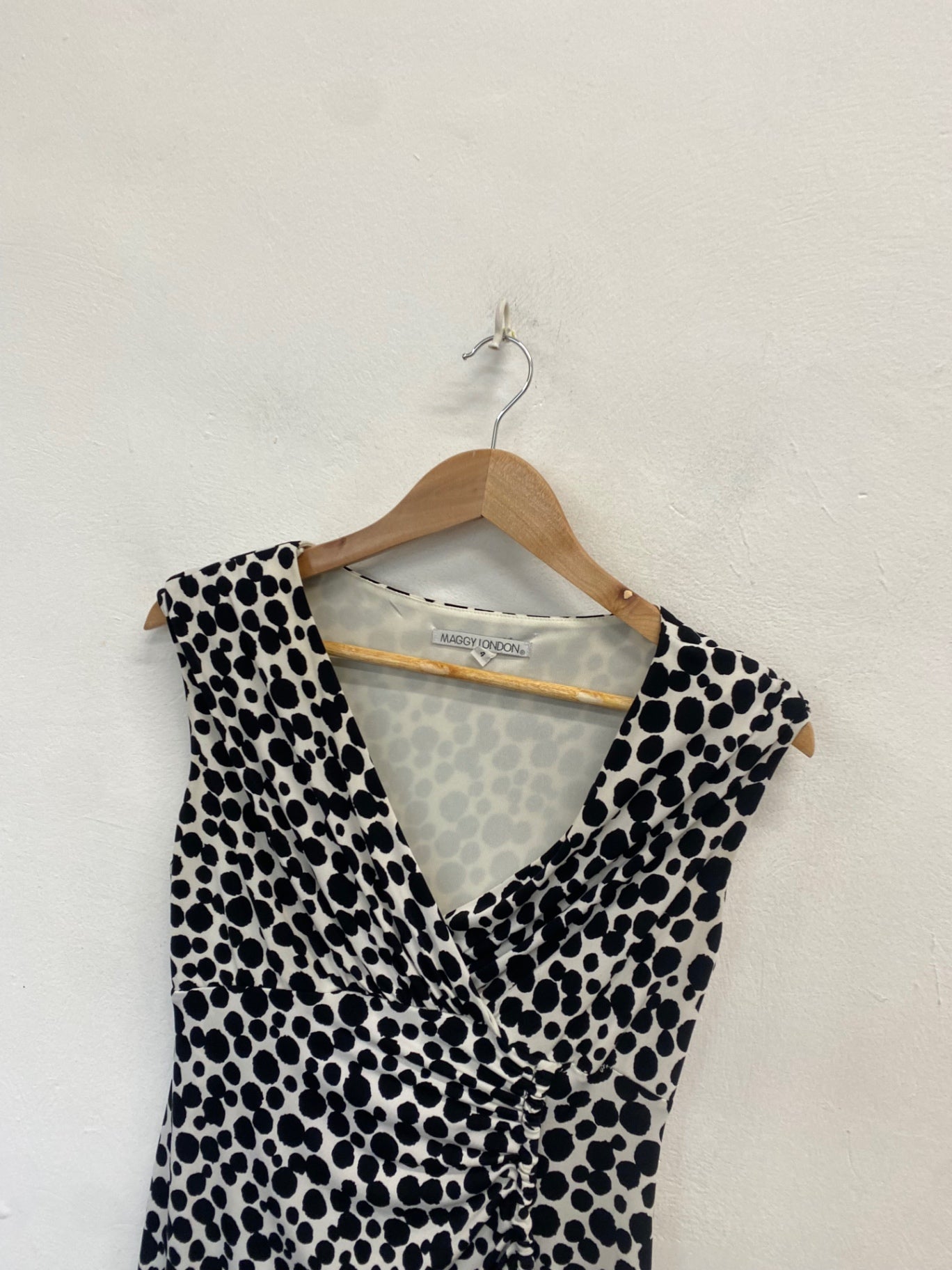 Fabulous Maggy London Midi Dress Uk 8 Black spotted SS578