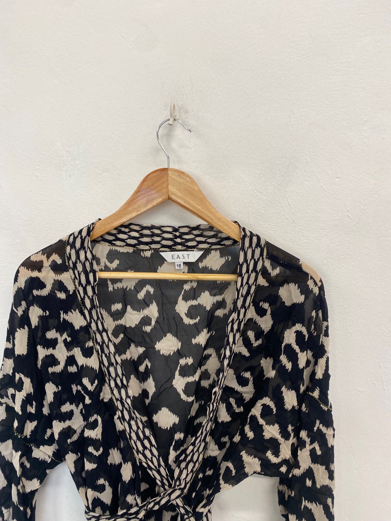 Fabulous EAST Kimono UK 16 Black animal print sheer KL579
