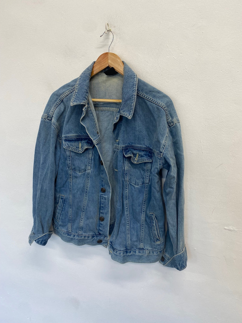 Fabulous BDG Denim Jacket Uk 10 Light blue distressed KL579