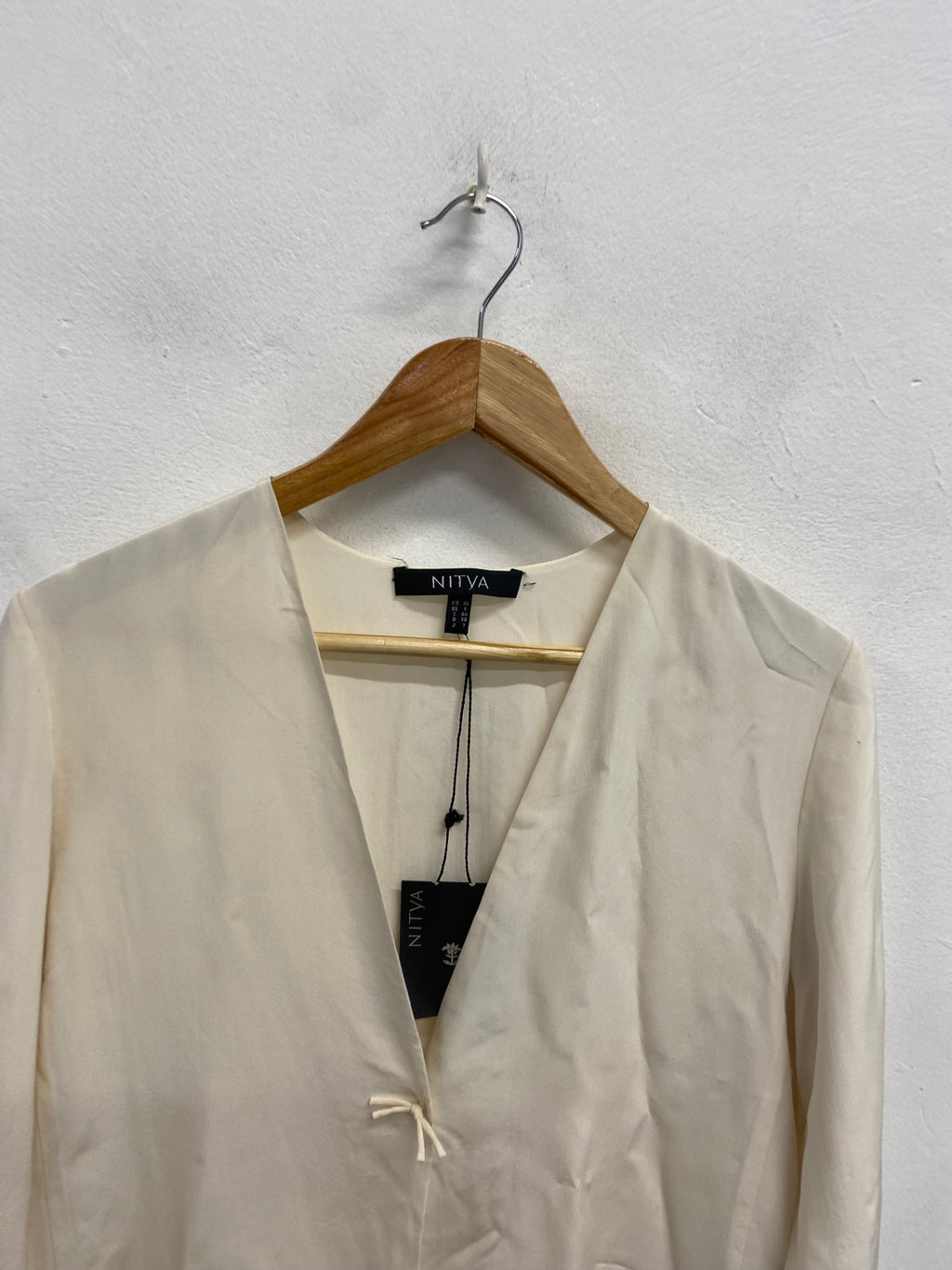Fabulous NITYA Blouse silk UK 8 Cream AT577
