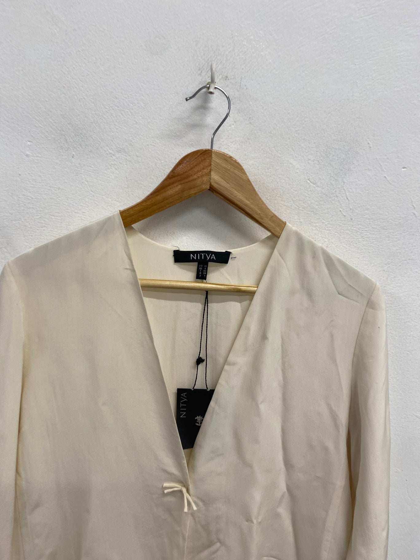 Fabulous NITYA Blouse silk UK 8 Cream AT577