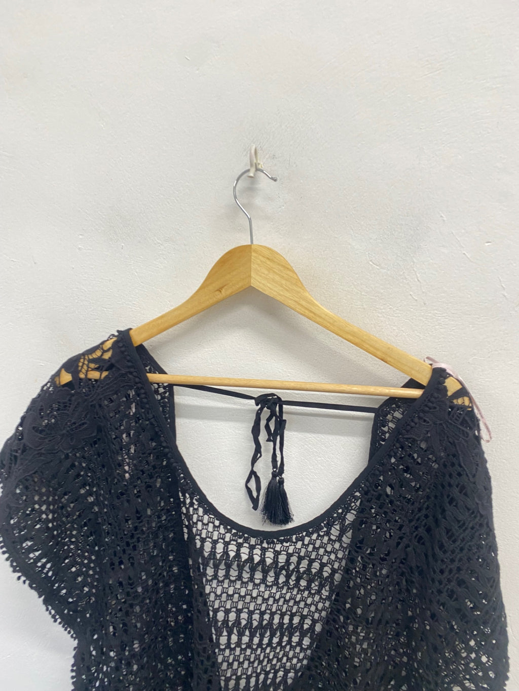 Fabulous Victoria's Secret Beach cover UK L Black crochet KL579