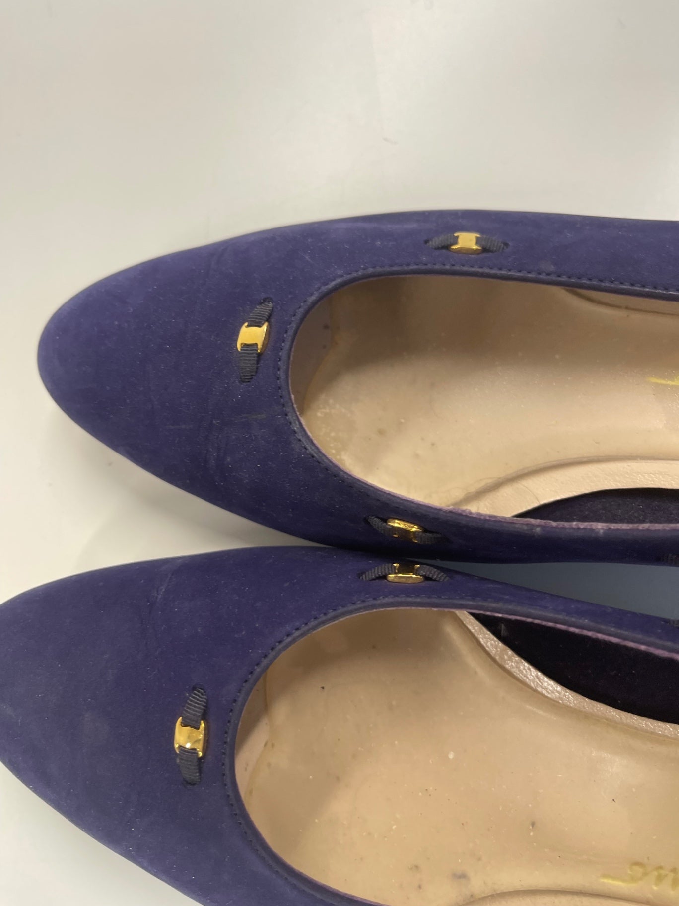 Fabulous Salvatore Ferragamo Pumps size 8 UK5 Purple Gold studs NR580