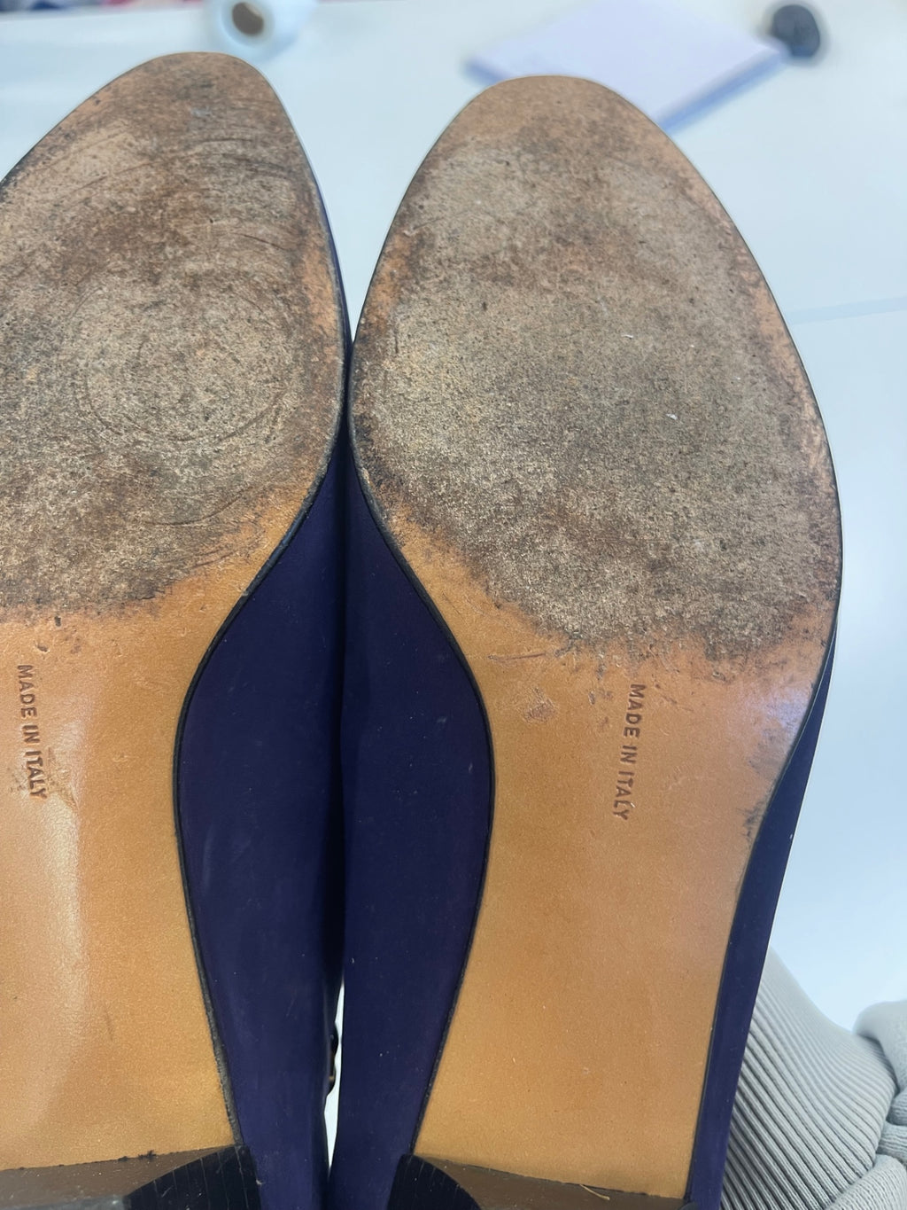 Fabulous Salvatore Ferragamo Pumps size 8 UK5 Purple Gold studs NR580
