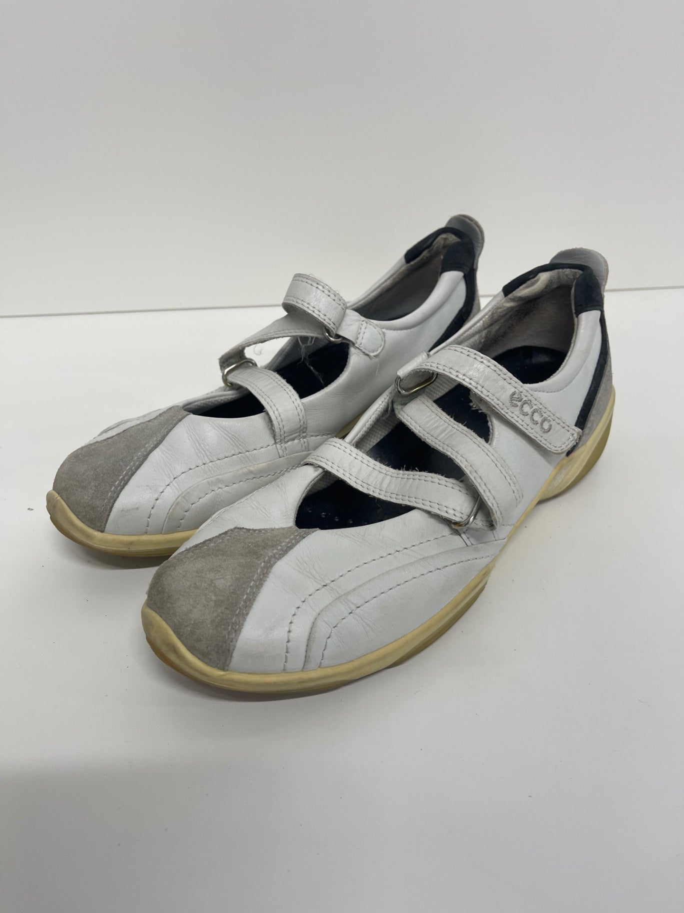 Fabulous ECCO Yarrah Mary Jane Sneakers UK5 White NR580