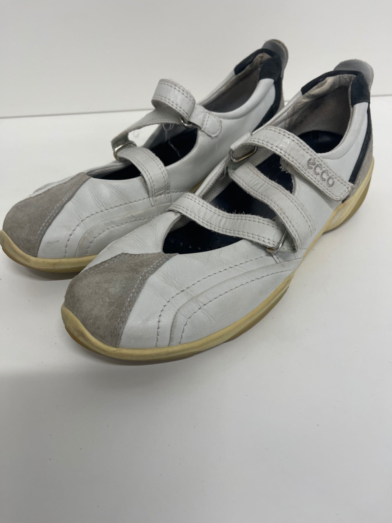 Fabulous ECCO Yarrah Mary Jane Sneakers UK5 White NR580