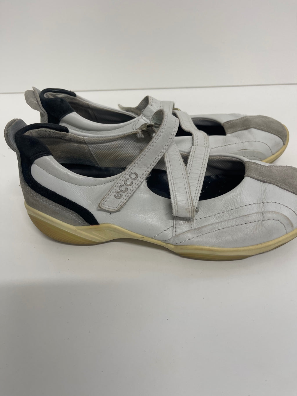 Fabulous ECCO Yarrah Mary Jane Sneakers UK5 White NR580
