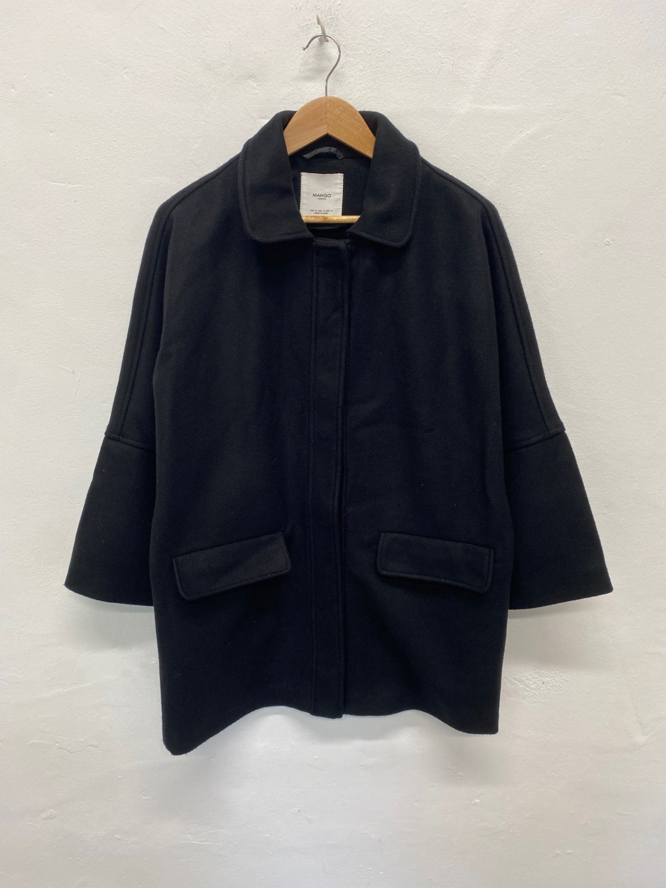 Fabulous MANGO casual boxy swing chic Overcoat M Black JC582