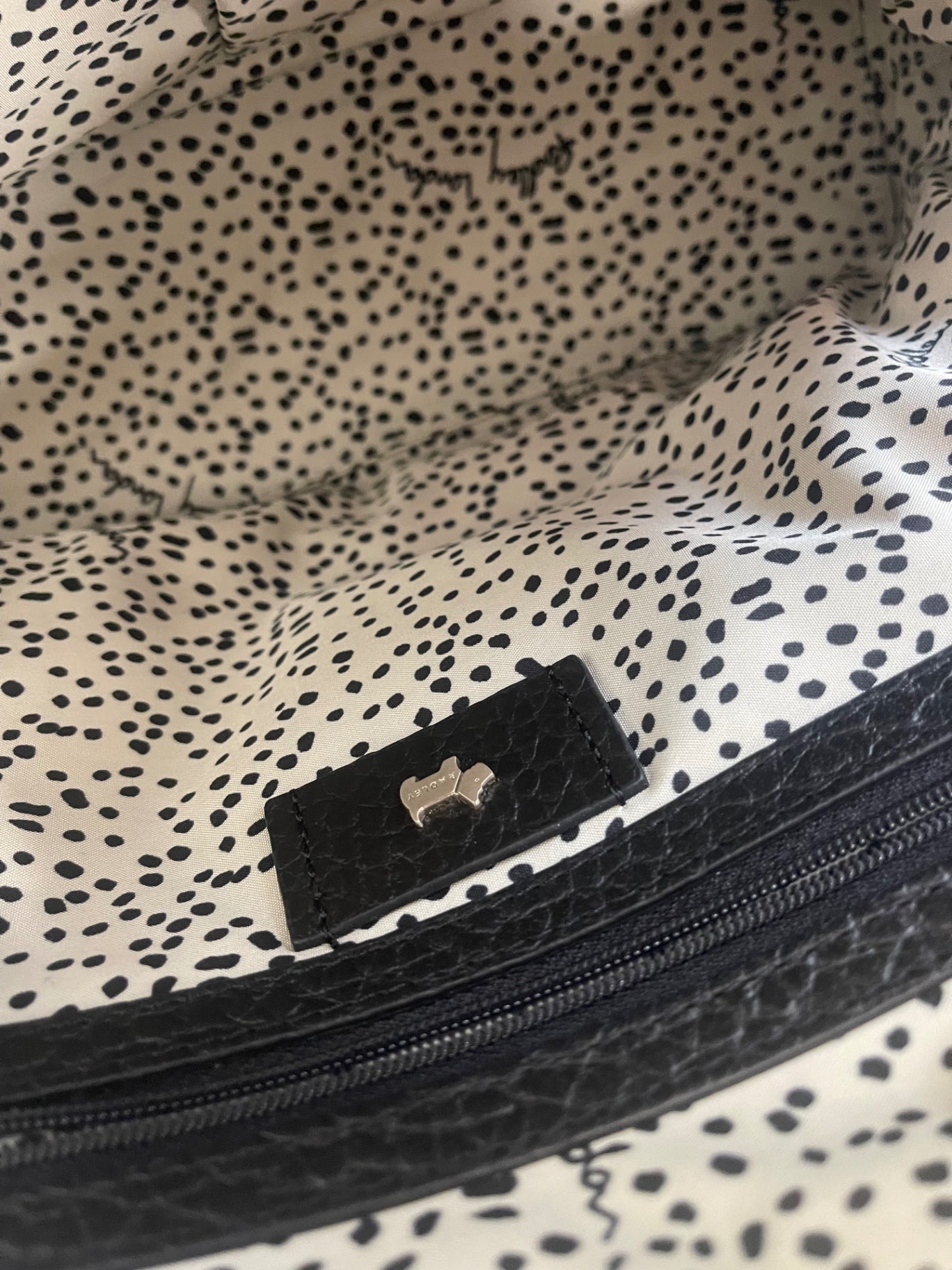 Fabulous Radley Kennington medium domed Handbag Black JC582