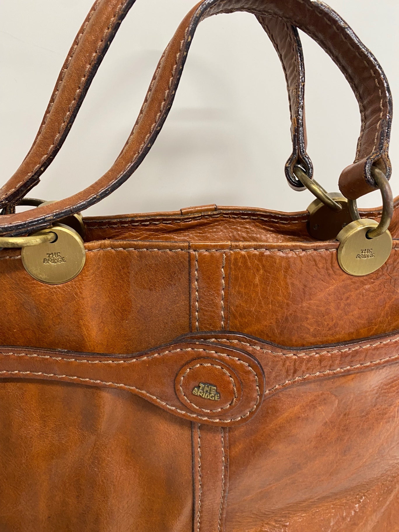 Gorgeous Vintage The Bridge Handbag Tan classic Boho JC582